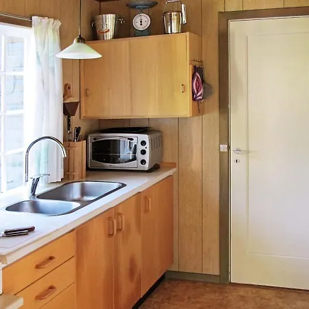 Two-bedroom Holiday In Vaeggerlose 37 Bøtø By